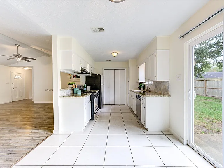 950 Grand Junction Dr — Photo 14