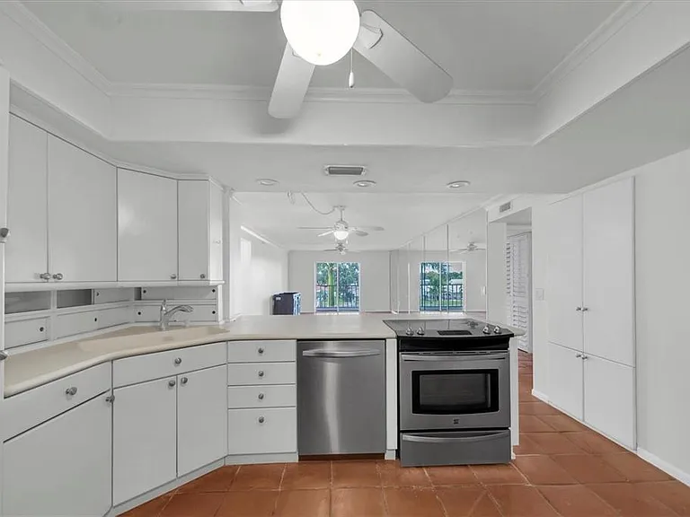 4900 38th Way S #302 — Photo 16