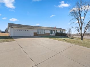 6419 Williams Blvd, Cedar Rapids, IA 52404