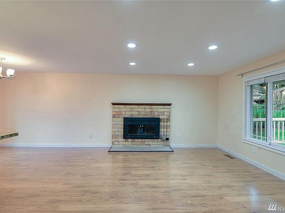 5th image of 13511 90th Ave NE