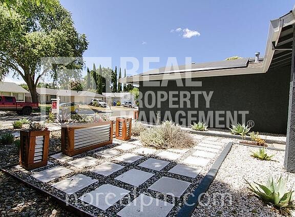 3rd image of 2904 Baronet Way