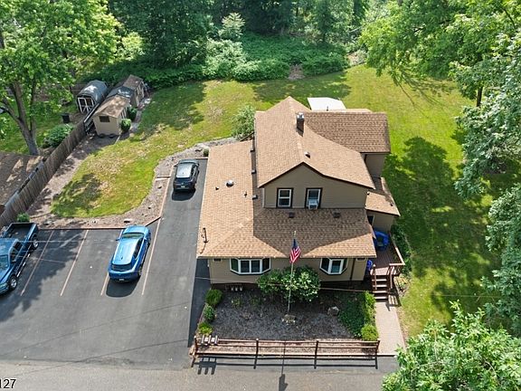 5th image of 233 Beck Ave