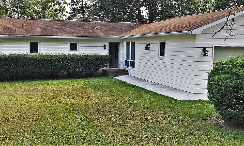 1st image of 147 Edgewood Dr