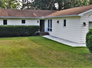 147 Edgewood Dr, Ravenswood, WV 26164