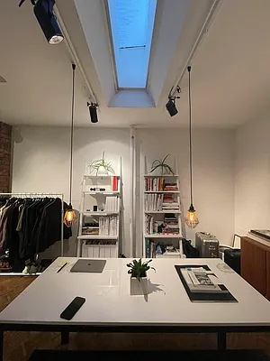 Rented by Weinstein Realty Group | media 4