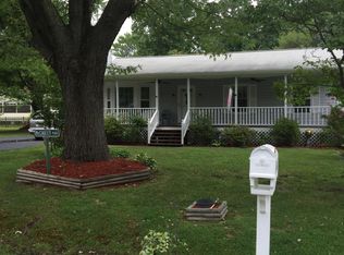 113 7th St, Colonial Beach, VA 22443