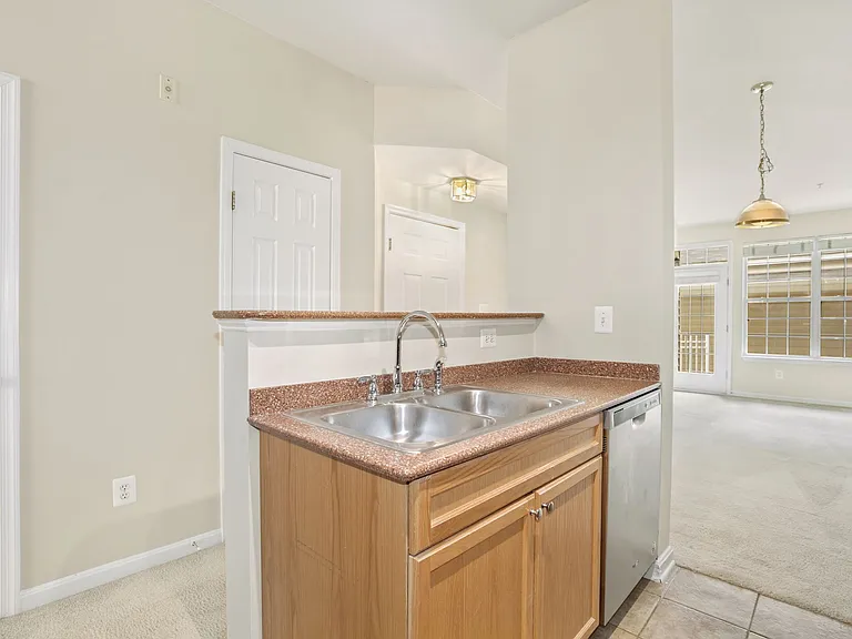 2664 Manhattan Pl #105 — Photo 13