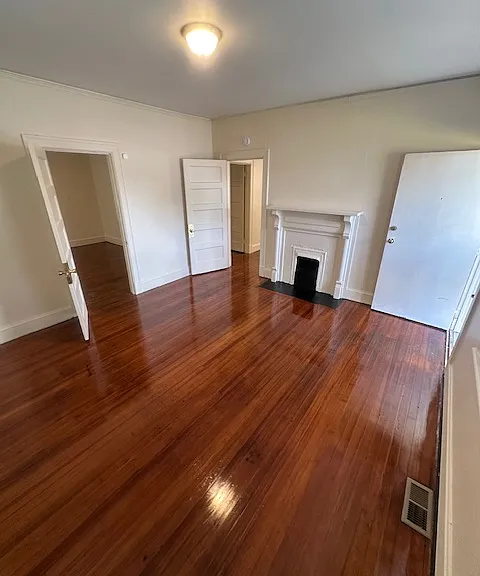 121 Hamlin Ave — Photo 8