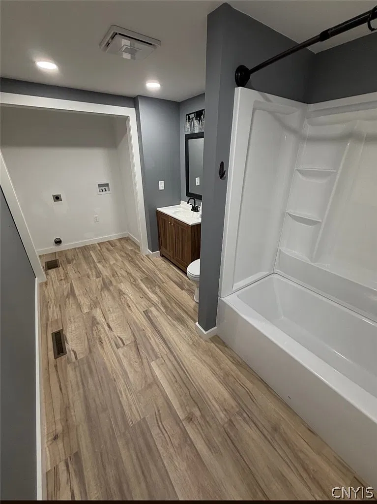 2 bed, 1.0 bath, 1368 sqft, $1,600 — Photo 4