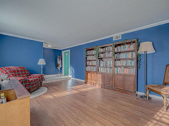 4th image of 4322 Black Locust Drive