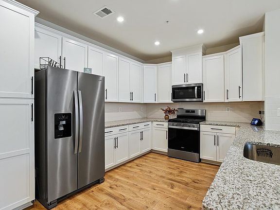 3rd image of 9378 Seney Ln #1