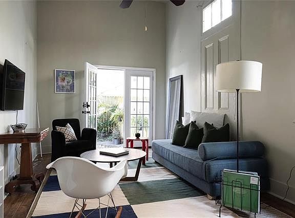 2nd image of 1404 Magazine St Unit 1B