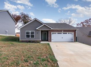 1244 Cardinal Creek Dr, Clarksville, TN 37040