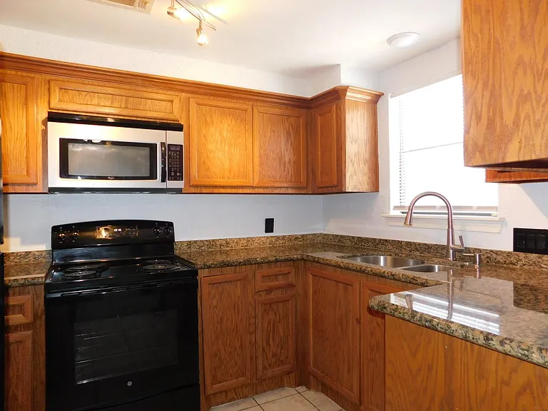 11710 Southlake Dr #23 — Photo 3