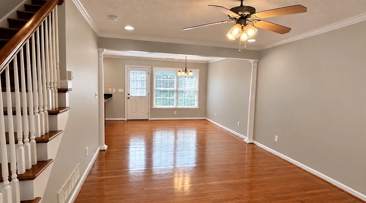 3 bed, 2.5 bath, 1450 sqft, $1,450 — Photo 3
