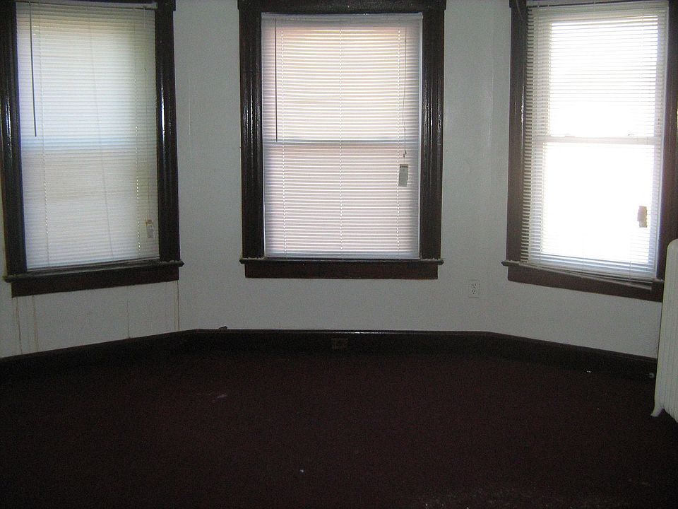 2nd image of 389-391 E 16th St