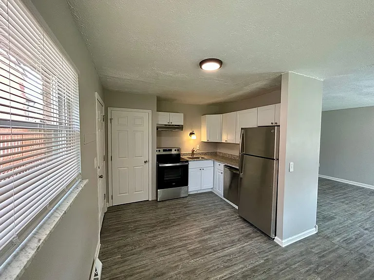 5832 Childs Ave — Photo 9