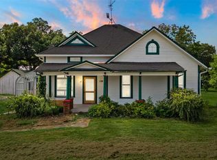 124 9th St, Columbus Junction, IA 52738