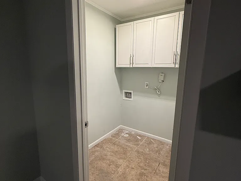 3745 Pendleton Ave — Photo 2
