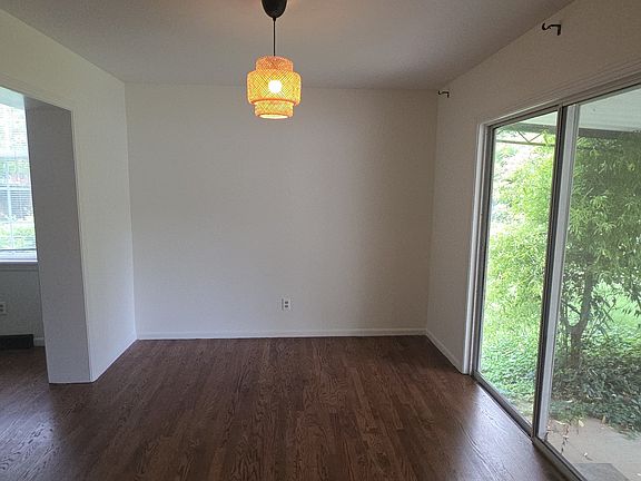 5th image of 504 E Vine St