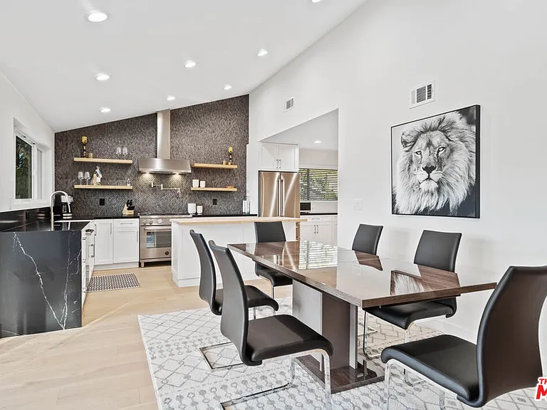 8961 Farralone Ave — Photo 8