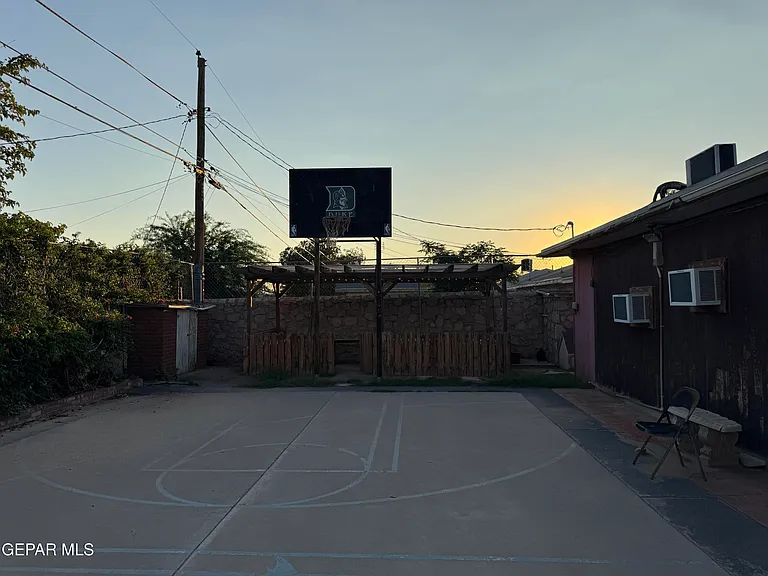 8208 Dempsey Ave — Photo 5