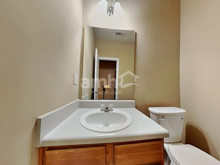 4813 Madison Point Cir — Photo 9