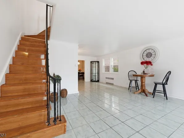136 W 56Th St, Bayonne City, NJ 07002