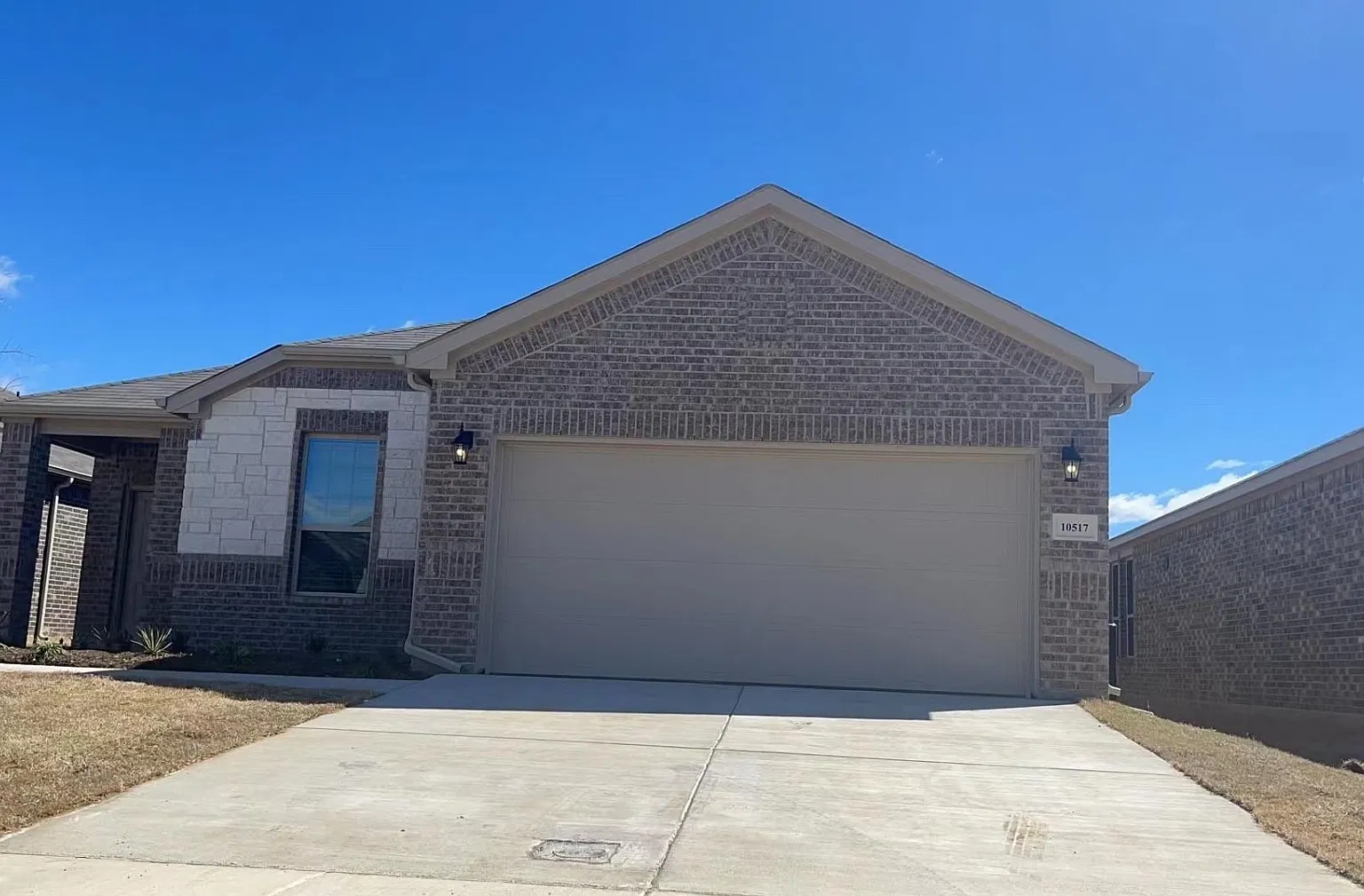 3 bed, 1557 sqft, $2,200 — Photo 1