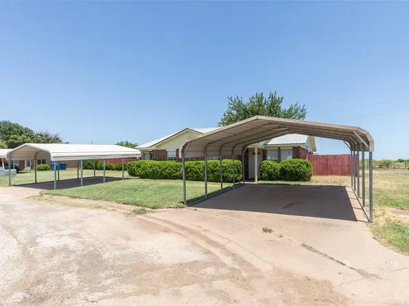 201-203 Bluebonnet Dr, Winters, TX 79567