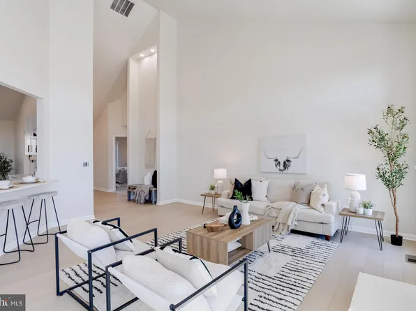 1100 Bradley Dr, Westminster, MD 21158