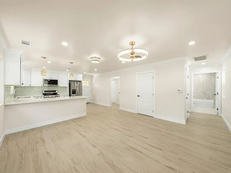 6122 Friendly Ct — Photo 6