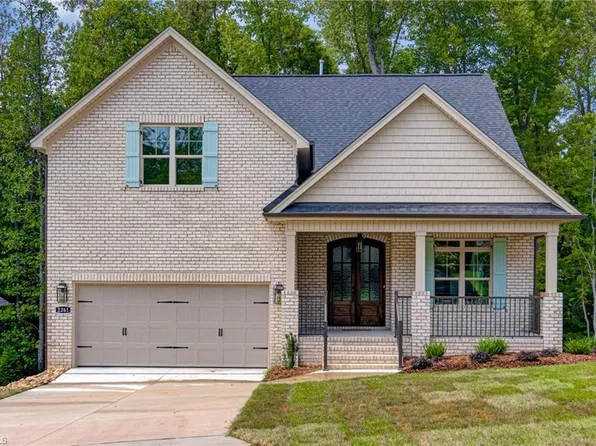 2261 Cambridge Oaks Dr, High Point, NC 27262