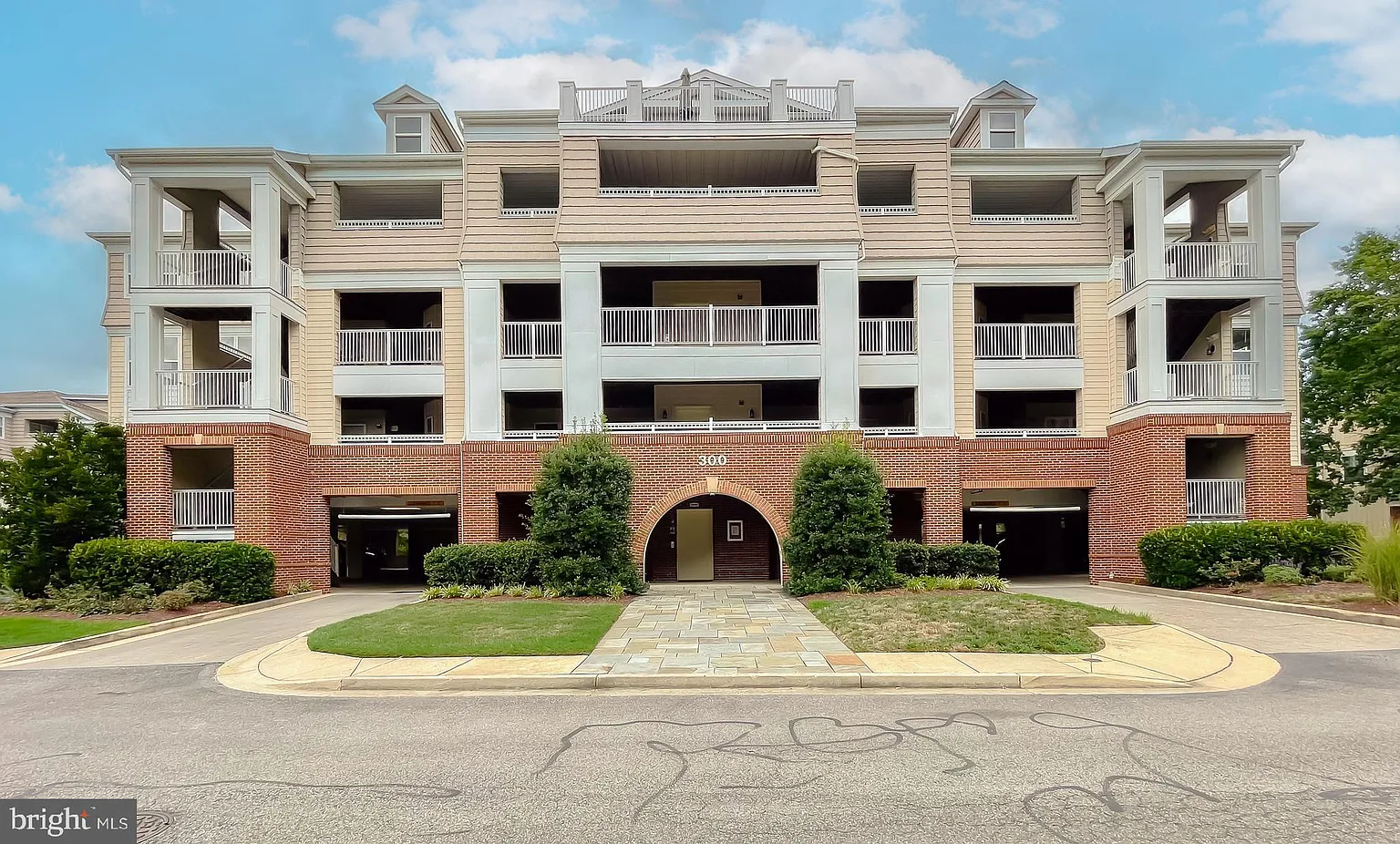 332 Oyster Bay Pl #403 photo 1