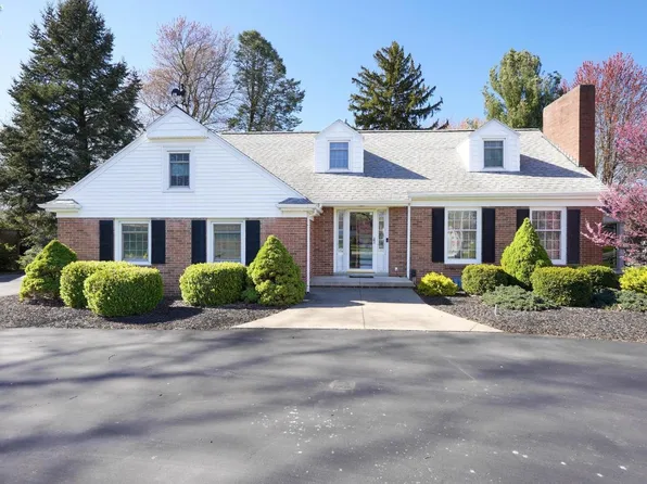 1886 Port Clinton Rd, Fremont, OH 43420