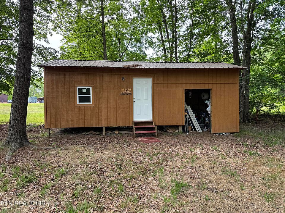 1st image of 115 Legacy Ln