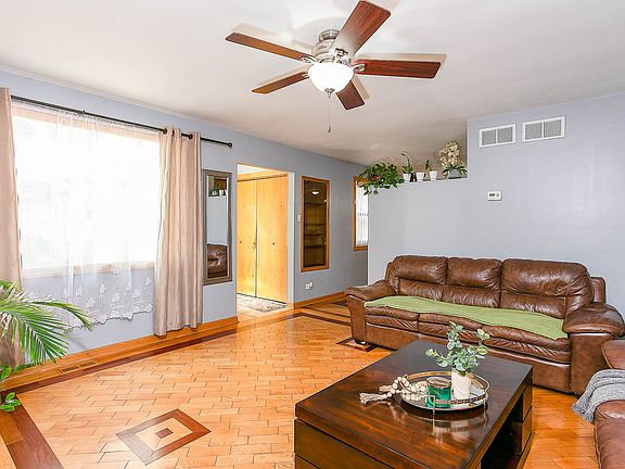 4th image of 9428 S 83rd Ave