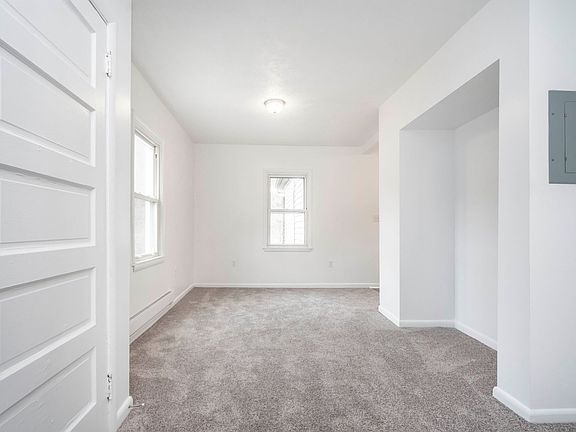 5th image of 39 Wagner St Floor 2