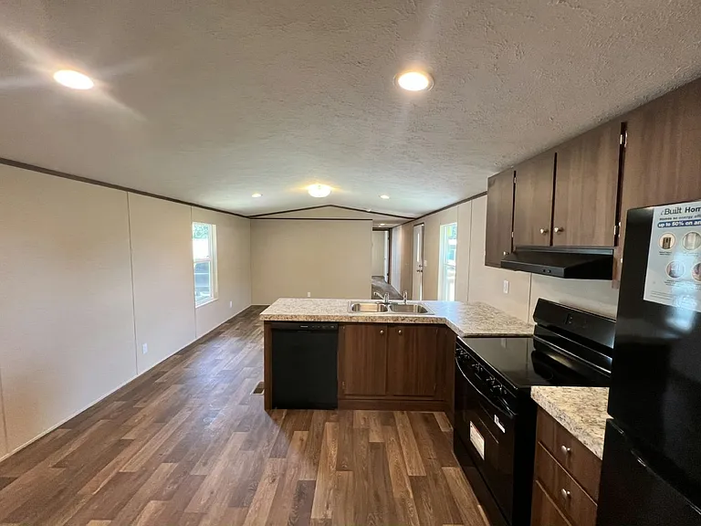 Auburndale Estates — Photo 47