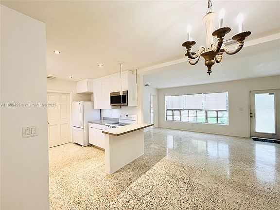 5th image of 11504 NE 11th Pl