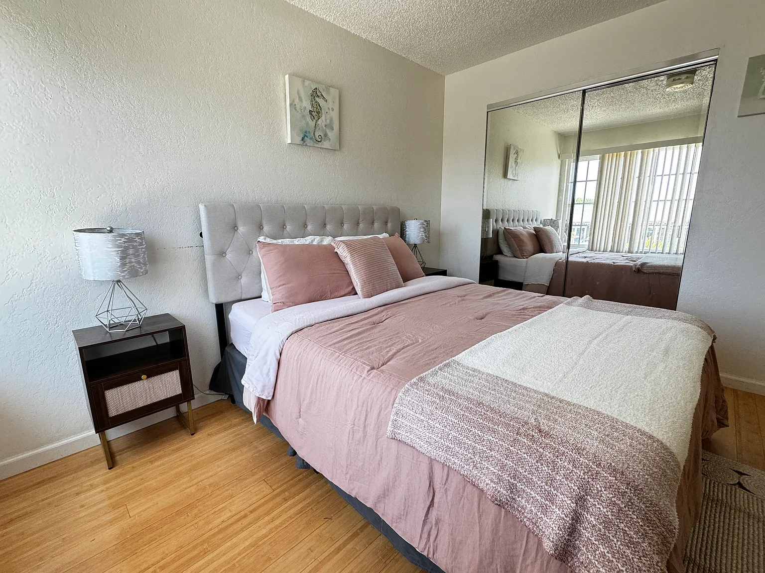 1724 Luxton St — Photo 3