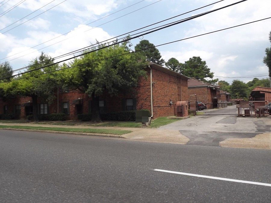 2nd image of 3211 Thirteen Colony Mall APT 4B