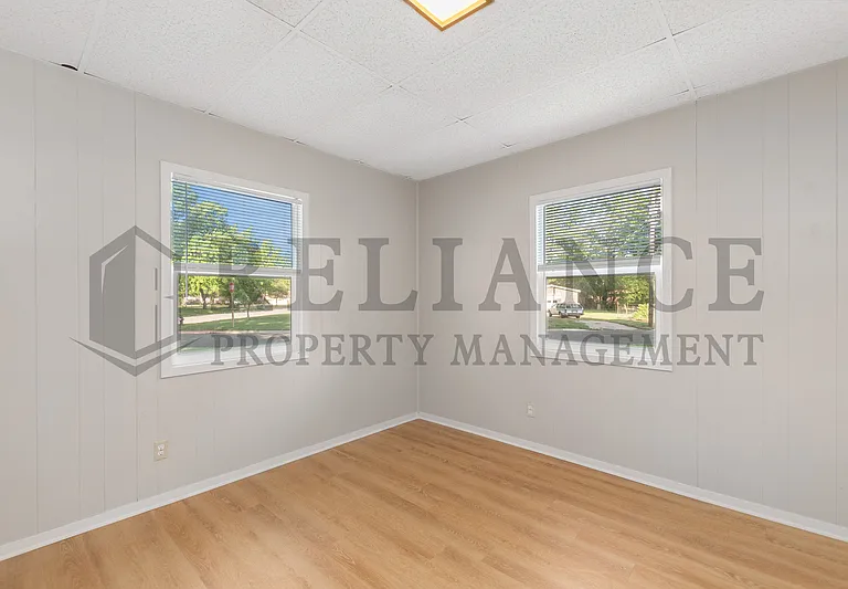 300 W Breese Ave — Photo 10