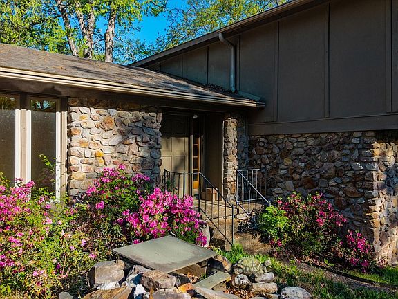 4th image of 922 Kings Mountain Dr