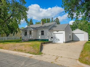 525 3rd St SE, Perham, MN 56573