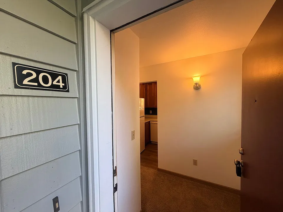 4980 S Landing Dr #204
