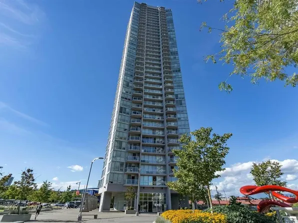 13618 100th Ave #3205, Surrey, BC V3T 0A8