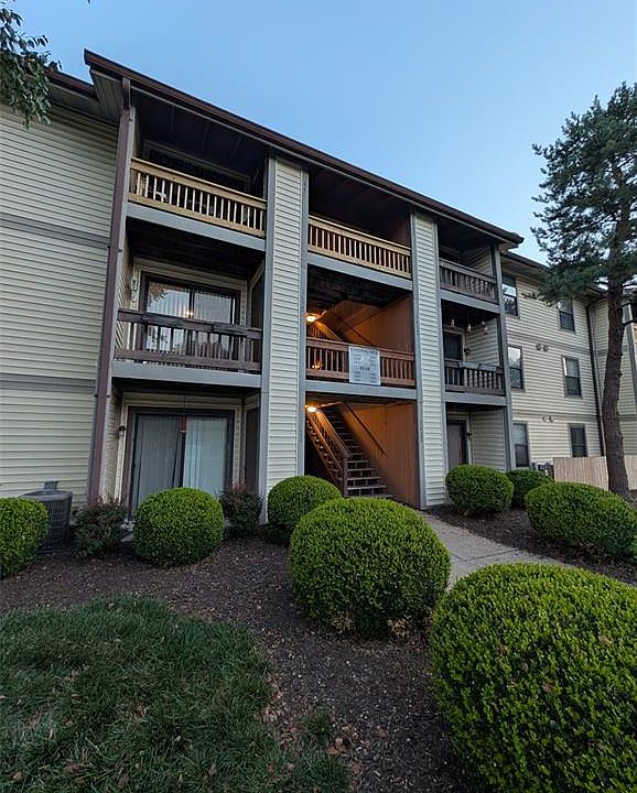 1st image of 1430 Summergate Pkwy #J