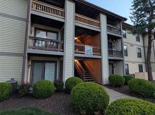1430 Summergate Pkwy #J, Saint Charles, MO 63303
