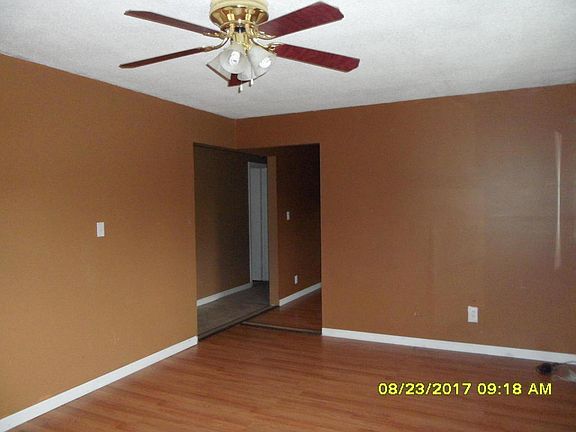 3rd image of 753 Brookridge Cir